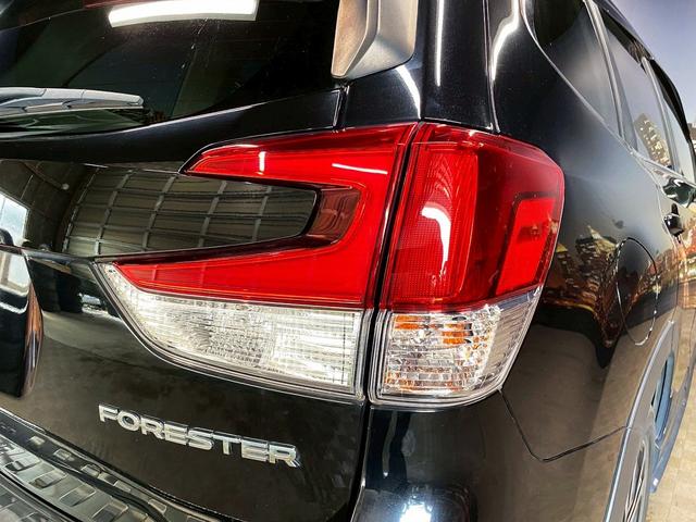 フォレスター プレミアム　（禁煙車）（エアロ）（黒本革）（４ＷＤ）（メーカーＳＤナビ）（バック＆フロント＆サイドカメラ）（レーダークルーズコントロール）（パワーシート）（デジタルインナーミラー）（ＥＴＣ）（純正１８インチＡＷ）（64枚目）