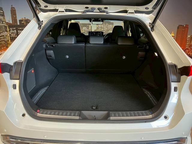 ハリアーハイブリッド Ｚ　レザーパッケージ　（禁煙車）（モデリスタエアロ）（黒本革）（全周囲カメラ）（メーカーメモリナビ）（レーダークルーズコントロール）（シートヒーター＆クーラー）（パワーシート）（ＬＥＤヘッドライト）（純正１９インチＡＷ）（18枚目）