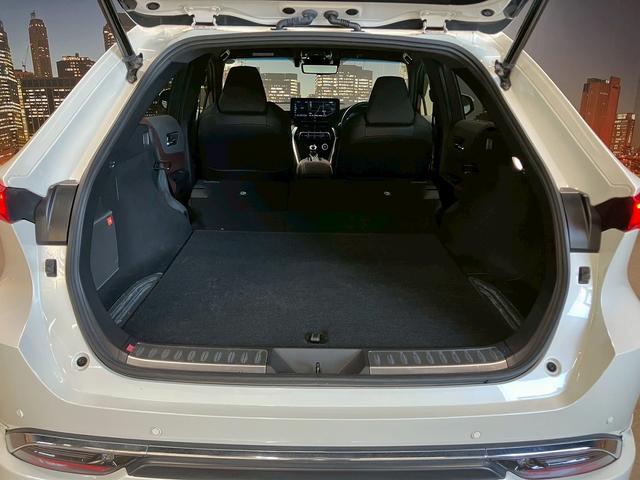 ハリアーハイブリッド Ｚ　レザーパッケージ　（禁煙車）（モデリスタエアロ）（黒本革）（全周囲カメラ）（メーカーメモリナビ）（レーダークルーズコントロール）（シートヒーター＆クーラー）（パワーシート）（ＬＥＤヘッドライト）（純正１９インチＡＷ）（19枚目）