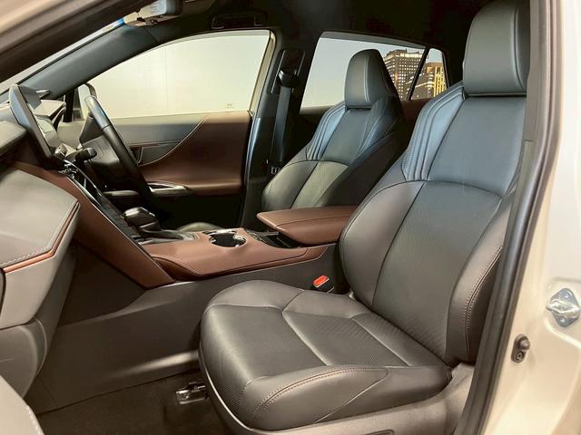ハリアーハイブリッド Ｚ　レザーパッケージ　（禁煙車）（モデリスタエアロ）（黒本革）（全周囲カメラ）（メーカーメモリナビ）（レーダークルーズコントロール）（シートヒーター＆クーラー）（パワーシート）（ＬＥＤヘッドライト）（純正１９インチＡＷ）（42枚目）