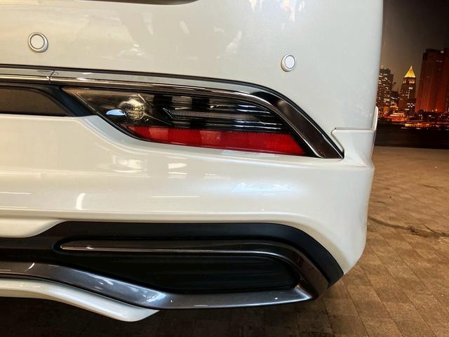 ハリアーハイブリッド Ｚ　レザーパッケージ　（禁煙車）（モデリスタエアロ）（黒本革）（全周囲カメラ）（メーカーメモリナビ）（レーダークルーズコントロール）（シートヒーター＆クーラー）（パワーシート）（ＬＥＤヘッドライト）（純正１９インチＡＷ）（53枚目）