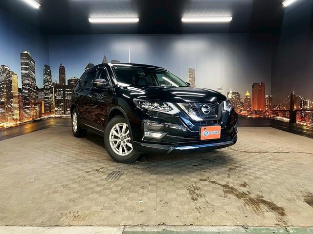 エクストレイル ２０Ｘｉ　ハイブリッド　（禁煙車）（４ＷＤ）（純正ＳＤナビ）（レーダークルーズコントロール）（クリアランスソナー）（ＬＥＤヘッドライト）（オートビークル）（デジタルインナーミラー）（ダウンヒル）（純正１７インチＡＷ）（28枚目）