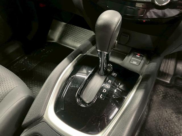 エクストレイル ２０Ｘｉ　ハイブリッド　（禁煙車）（４ＷＤ）（純正ＳＤナビ）（レーダークルーズコントロール）（クリアランスソナー）（ＬＥＤヘッドライト）（オートビークル）（デジタルインナーミラー）（ダウンヒル）（純正１７インチＡＷ）（52枚目）