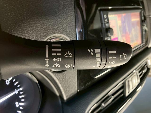 エクストレイル ２０Ｘｉ　ハイブリッド　（禁煙車）（４ＷＤ）（純正ＳＤナビ）（レーダークルーズコントロール）（クリアランスソナー）（ＬＥＤヘッドライト）（オートビークル）（デジタルインナーミラー）（ダウンヒル）（純正１７インチＡＷ）（56枚目）