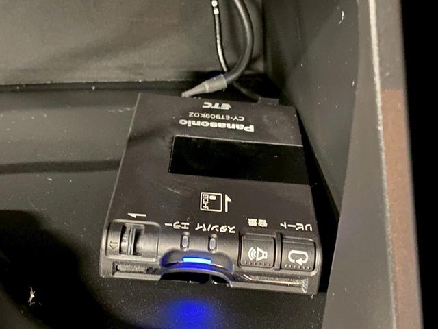 ストリーム ＲＳＺ　（禁煙車）（カロッツェリアＳＤナビ）（ＬＥＤヘッドライト）（フロントフォグ）（パドルシフト）（フルフラット）（キーレスエントリー）（オートライト）（フルセグ）（ＥＴＣ）（純正１７インチＡＷ）（8枚目）