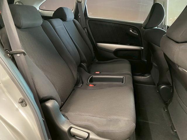 ストリーム ＲＳＺ　（禁煙車）（カロッツェリアＳＤナビ）（ＬＥＤヘッドライト）（フロントフォグ）（パドルシフト）（フルフラット）（キーレスエントリー）（オートライト）（フルセグ）（ＥＴＣ）（純正１７インチＡＷ）（12枚目）