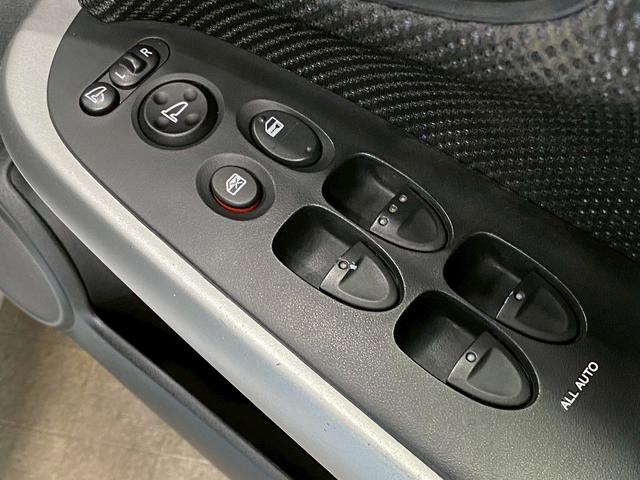 ストリーム ＲＳＺ　（禁煙車）（カロッツェリアＳＤナビ）（ＬＥＤヘッドライト）（フロントフォグ）（パドルシフト）（フルフラット）（キーレスエントリー）（オートライト）（フルセグ）（ＥＴＣ）（純正１７インチＡＷ）（24枚目）