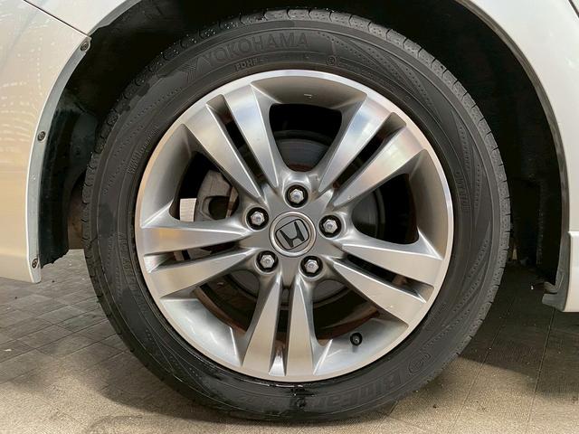 ストリーム ＲＳＺ　（禁煙車）（カロッツェリアＳＤナビ）（ＬＥＤヘッドライト）（フロントフォグ）（パドルシフト）（フルフラット）（キーレスエントリー）（オートライト）（フルセグ）（ＥＴＣ）（純正１７インチＡＷ）（26枚目）