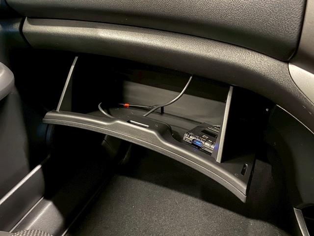 ストリーム ＲＳＺ　（禁煙車）（カロッツェリアＳＤナビ）（ＬＥＤヘッドライト）（フロントフォグ）（パドルシフト）（フルフラット）（キーレスエントリー）（オートライト）（フルセグ）（ＥＴＣ）（純正１７インチＡＷ）（33枚目）