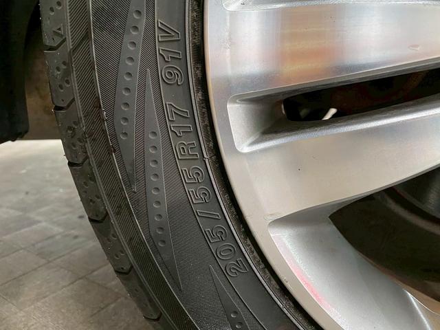 ストリーム ＲＳＺ　（禁煙車）（カロッツェリアＳＤナビ）（ＬＥＤヘッドライト）（フロントフォグ）（パドルシフト）（フルフラット）（キーレスエントリー）（オートライト）（フルセグ）（ＥＴＣ）（純正１７インチＡＷ）（35枚目）