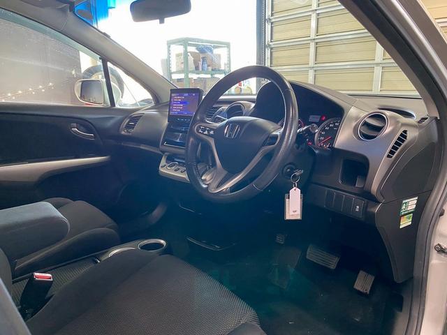 ストリーム ＲＳＺ　（禁煙車）（カロッツェリアＳＤナビ）（ＬＥＤヘッドライト）（フロントフォグ）（パドルシフト）（フルフラット）（キーレスエントリー）（オートライト）（フルセグ）（ＥＴＣ）（純正１７インチＡＷ）（40枚目）
