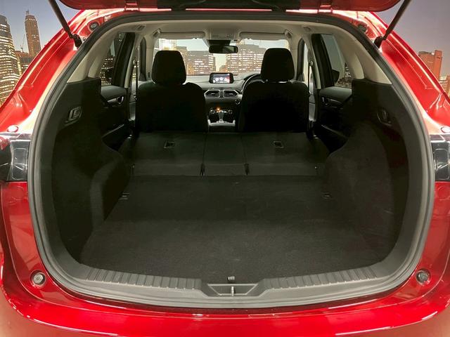 ＣＸ－５ ＸＤ　プロアクティブ　（禁煙車）（ＢＯＳＥサウンド）（レーダークルーズ）（メーカーＳＤナビ）（衝突軽減ブレーキ）（ＬＥＤヘッド）（ブレーキホールド）（フルフラット）（クリアランスソナー）（ＥＴＣ）（純正１９インチＡＷ）（15枚目）