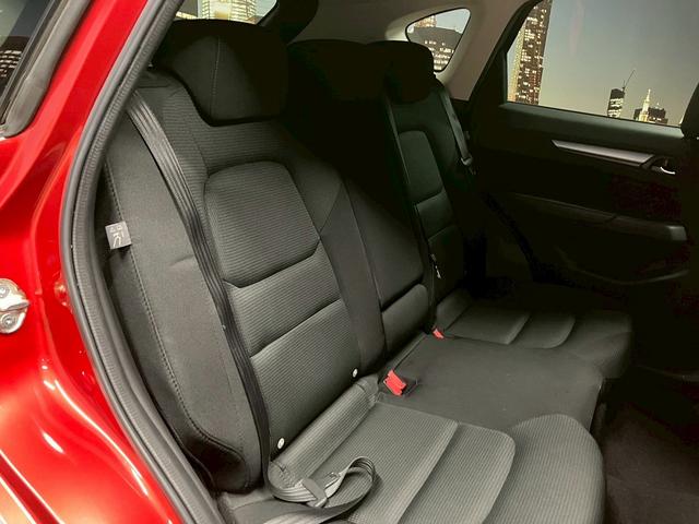 ＣＸ－５ ＸＤ　プロアクティブ　（禁煙車）（ＢＯＳＥサウンド）（レーダークルーズ）（メーカーＳＤナビ）（衝突軽減ブレーキ）（ＬＥＤヘッド）（ブレーキホールド）（フルフラット）（クリアランスソナー）（ＥＴＣ）（純正１９インチＡＷ）（17枚目）