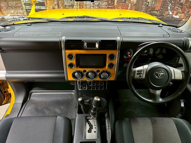 ＦＪクルーザー カラーパッケージ　（禁煙車）（４ＷＤ）（ルーフレール）（社外ＳＤナビ）（クルーズコントロー）（Ｂｌｕｅｔｏｏｔｈ再生可）（キーレスエントリー）（フルフラット）（センターでフロック）（ＥＴＣ）（純正１７インチＡＷ）（5枚目）
