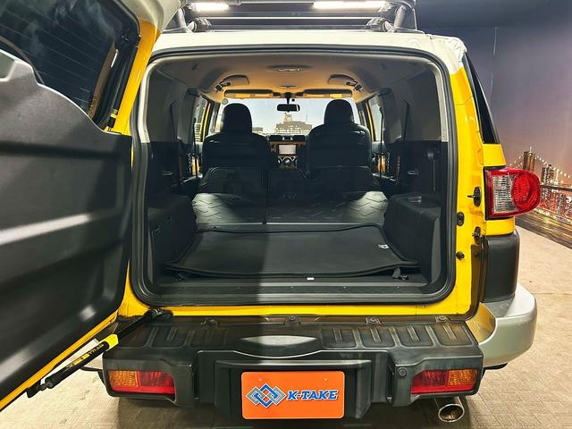 ＦＪクルーザー カラーパッケージ　（禁煙車）（４ＷＤ）（ルーフレール）（社外ＳＤナビ）（クルーズコントロー）（Ｂｌｕｅｔｏｏｔｈ再生可）（キーレスエントリー）（フルフラット）（センターでフロック）（ＥＴＣ）（純正１７インチＡＷ）（10枚目）
