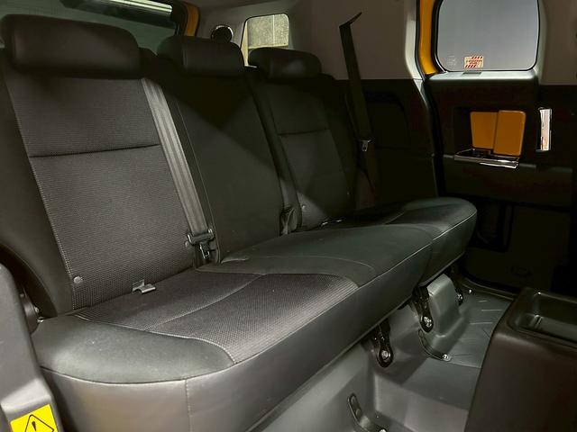 ＦＪクルーザー カラーパッケージ　（禁煙車）（４ＷＤ）（ルーフレール）（社外ＳＤナビ）（クルーズコントロー）（Ｂｌｕｅｔｏｏｔｈ再生可）（キーレスエントリー）（フルフラット）（センターでフロック）（ＥＴＣ）（純正１７インチＡＷ）（13枚目）