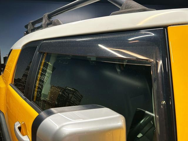 ＦＪクルーザー カラーパッケージ　（禁煙車）（４ＷＤ）（ルーフレール）（社外ＳＤナビ）（クルーズコントロー）（Ｂｌｕｅｔｏｏｔｈ再生可）（キーレスエントリー）（フルフラット）（センターでフロック）（ＥＴＣ）（純正１７インチＡＷ）（34枚目）