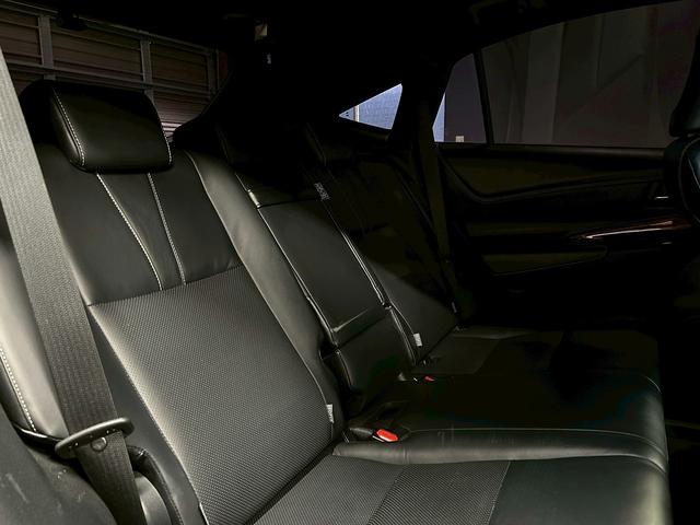 ハリアー プレミアム　アドバンスドパッケージ　（禁煙車）（ＴＲＤエアロ）（５ＪＩＧＥＮマフラー）（メーカーナビ）（ＪＢＬサウンド）（レーダークルーズ）（黒本革シート）（パワーバックドア）（クリアランスソナー）（ＥＴＣ）（純正１８インチＡＷ）（21枚目）
