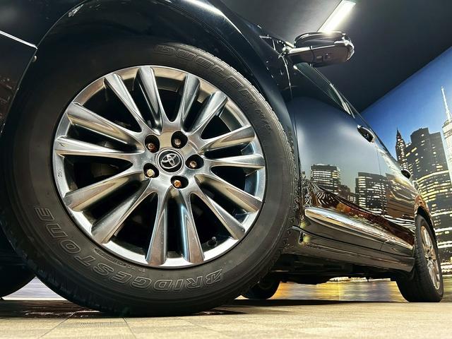 ハリアー プレミアム　アドバンスドパッケージ　（禁煙車）（ＴＲＤエアロ）（５ＪＩＧＥＮマフラー）（メーカーナビ）（ＪＢＬサウンド）（レーダークルーズ）（黒本革シート）（パワーバックドア）（クリアランスソナー）（ＥＴＣ）（純正１８インチＡＷ）（38枚目）