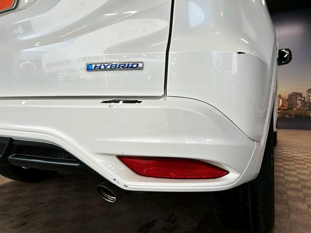 ヴェゼル ハイブリッドＺ　（禁煙車）（純正ＳＤナビ）（半黒革シート）（パドルシフト）（バックカメラ）（クルコン）（スマートキー）（ＬＥＤヘッドライト）（コーナーセンサ）（シートヒーター）（フルセグ）（純正１７インチＡＷ）（28枚目）