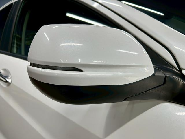ヴェゼル ハイブリッドＺ　（禁煙車）（純正ＳＤナビ）（半黒革シート）（パドルシフト）（バックカメラ）（クルコン）（スマートキー）（ＬＥＤヘッドライト）（コーナーセンサ）（シートヒーター）（フルセグ）（純正１７インチＡＷ）（41枚目）
