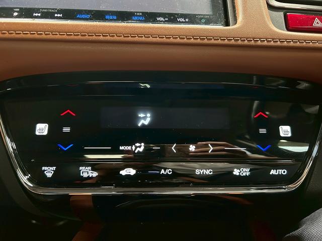 ヴェゼル ハイブリッドＺ　（禁煙車）（純正ＳＤナビ）（半黒革シート）（パドルシフト）（バックカメラ）（クルコン）（スマートキー）（ＬＥＤヘッドライト）（コーナーセンサ）（シートヒーター）（フルセグ）（純正１７インチＡＷ）（42枚目）