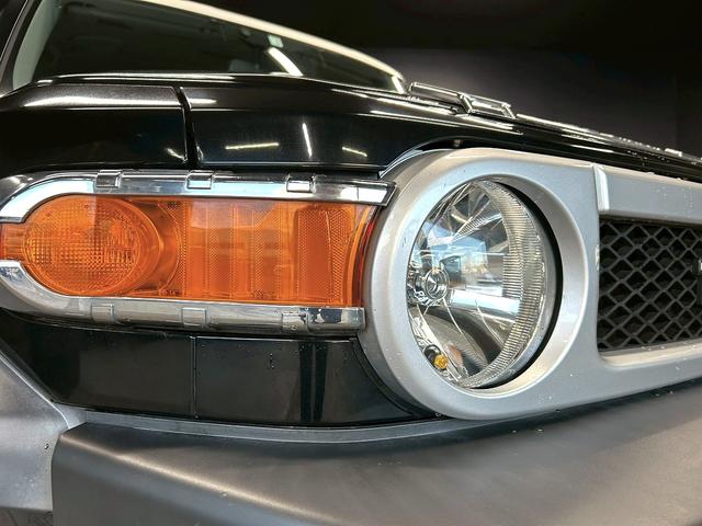 ＦＪクルーザー ベースグレード　（禁煙車）（４ＷＤ）（ツートンカラー）（Ｓｔｒａｄａナビ）（バックカメラ）（クリアランスソナー）（リアフォグ）（フルフラット）（キーレスエントリー）（ＥＴＣ）（純正１７インチ鉄チンホイール）（14枚目）