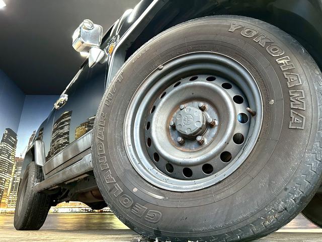 ＦＪクルーザー ベースグレード　（禁煙車）（４ＷＤ）（ツートンカラー）（Ｓｔｒａｄａナビ）（バックカメラ）（クリアランスソナー）（リアフォグ）（フルフラット）（キーレスエントリー）（ＥＴＣ）（純正１７インチ鉄チンホイール）（15枚目）