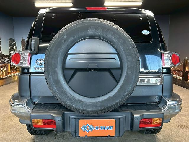 ＦＪクルーザー ベースグレード　（禁煙車）（４ＷＤ）（ツートンカラー）（Ｓｔｒａｄａナビ）（バックカメラ）（クリアランスソナー）（リアフォグ）（フルフラット）（キーレスエントリー）（ＥＴＣ）（純正１７インチ鉄チンホイール）（20枚目）