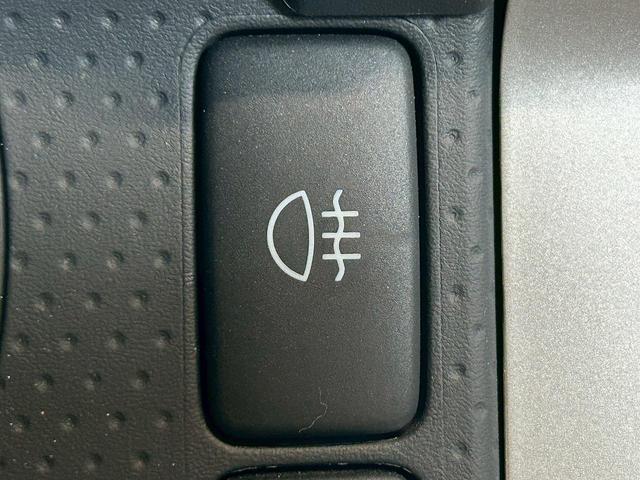 ＦＪクルーザー ベースグレード　（禁煙車）（４ＷＤ）（ツートンカラー）（Ｓｔｒａｄａナビ）（バックカメラ）（クリアランスソナー）（リアフォグ）（フルフラット）（キーレスエントリー）（ＥＴＣ）（純正１７インチ鉄チンホイール）（26枚目）