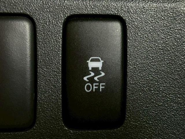 ＦＪクルーザー ベースグレード　（禁煙車）（４ＷＤ）（ツートンカラー）（Ｓｔｒａｄａナビ）（バックカメラ）（クリアランスソナー）（リアフォグ）（フルフラット）（キーレスエントリー）（ＥＴＣ）（純正１７インチ鉄チンホイール）（35枚目）