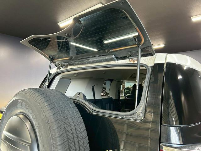 ＦＪクルーザー ベースグレード　（禁煙車）（４ＷＤ）（ツートンカラー）（Ｓｔｒａｄａナビ）（バックカメラ）（クリアランスソナー）（リアフォグ）（フルフラット）（キーレスエントリー）（ＥＴＣ）（純正１７インチ鉄チンホイール）（39枚目）