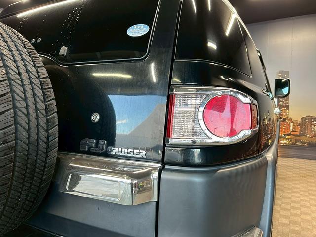 ＦＪクルーザー ベースグレード　（禁煙車）（４ＷＤ）（ツートンカラー）（Ｓｔｒａｄａナビ）（バックカメラ）（クリアランスソナー）（リアフォグ）（フルフラット）（キーレスエントリー）（ＥＴＣ）（純正１７インチ鉄チンホイール）（44枚目）