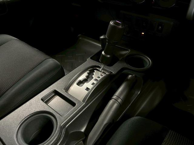 ＦＪクルーザー ベースグレード　（禁煙車）（４ＷＤ）（ツートンカラー）（Ｓｔｒａｄａナビ）（バックカメラ）（クリアランスソナー）（リアフォグ）（フルフラット）（キーレスエントリー）（ＥＴＣ）（純正１７インチ鉄チンホイール）（57枚目）