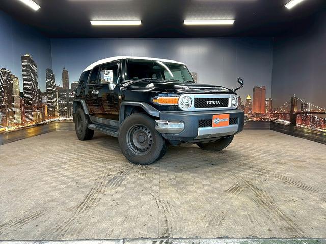 ＦＪクルーザー ベースグレード　（禁煙車）（４ＷＤ）（ツートンカラー）（Ｓｔｒａｄａナビ）（バックカメラ）（クリアランスソナー）（リアフォグ）（フルフラット）（キーレスエントリー）（ＥＴＣ）（純正１７インチ鉄チンホイール）（60枚目）