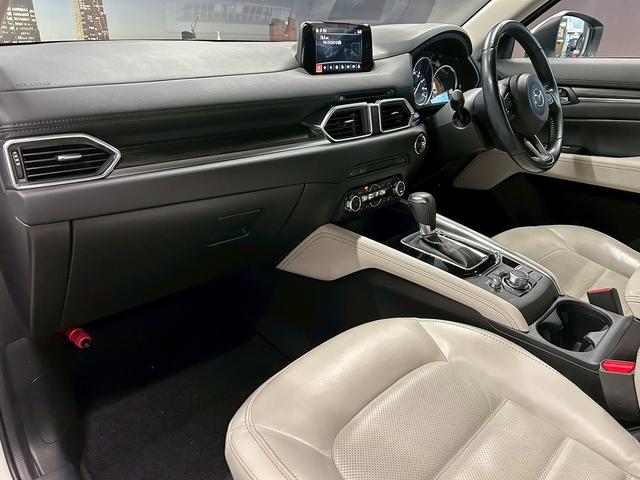 ＣＸ－５ ＸＤ　Ｌパッケージ　（禁煙車）（１オーナー）（白本革シート）（メーカーＳＤナビ）（パワーバックドア）（レーダークルーズ）（スマートシティブレーキ）（ＢＳＭ）（ＬＥＤヘッドライト）（ビルトインＥＴＣ）（純正１７インチＡＷ）（52枚目）