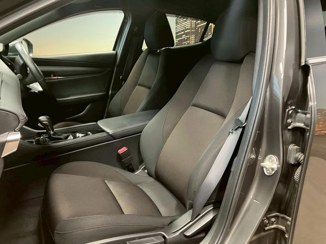 ＭＡＺＤＡ３ファストバック ＸＤプロアクティブ　ツーリングセレクション　（禁煙車）（４ＷＤ）（ＢＯＳＥサウンド）（レーダークルーズ）（ターボ）（アラウンドビューモニター）（ブレーキホールド）（衝突軽減ブレーキ）（ＥＴＣ）（ＬＥＤヘッドライト）（純正１８インチＡＷ）（33枚目）