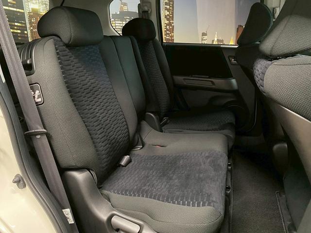 クロスロード ＨＤＤナビエディション　（禁煙車）（後期型）（メーカーＨＤＤナビ）（ＨＩＤヘッドライト）（キーレスエントリー）（電動格納ミラー）（フルフラットシート）（ＡＢＳ）（３列シート）（７人乗り）（純正１６インチＡＷ）（15枚目）