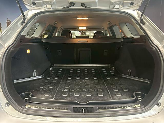 アベンシスワゴン Ｘｉ　（禁煙車）（メーカーＳＤナビ）（バックカメラ）（パドルシフト）（ＨＩＤヘッドライト）（スマートキー）（ＥＴＣ）（電動格納ミラー）（フルフラットシート）（純正１６インチＡＷ）（11枚目）
