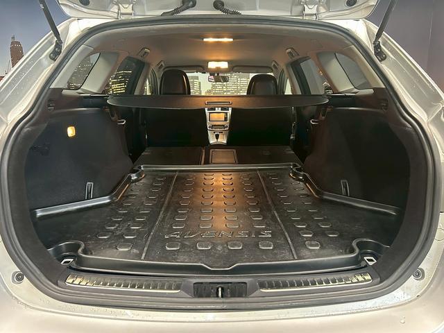 アベンシスワゴン Ｘｉ　（禁煙車）（メーカーＳＤナビ）（バックカメラ）（パドルシフト）（ＨＩＤヘッドライト）（スマートキー）（ＥＴＣ）（電動格納ミラー）（フルフラットシート）（純正１６インチＡＷ）（12枚目）