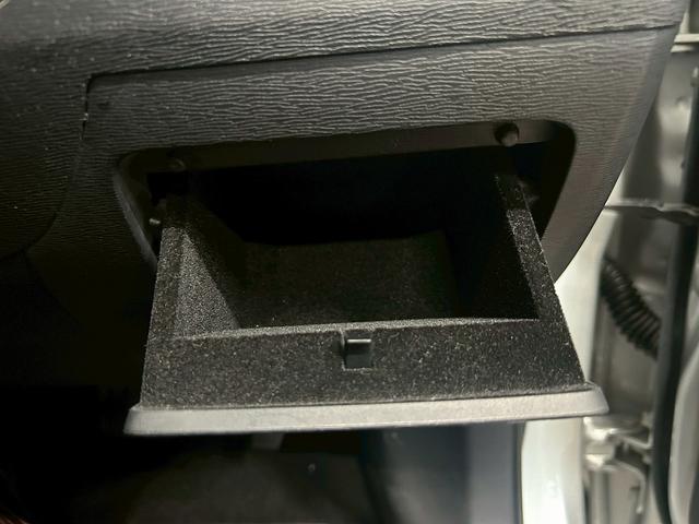アベンシスワゴン Ｘｉ　（禁煙車）（メーカーＳＤナビ）（バックカメラ）（パドルシフト）（ＨＩＤヘッドライト）（スマートキー）（ＥＴＣ）（電動格納ミラー）（フルフラットシート）（純正１６インチＡＷ）（35枚目）