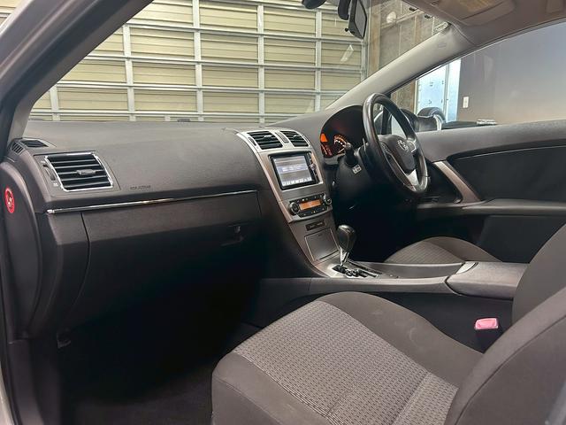 アベンシスワゴン Ｘｉ　（禁煙車）（メーカーＳＤナビ）（バックカメラ）（パドルシフト）（ＨＩＤヘッドライト）（スマートキー）（ＥＴＣ）（電動格納ミラー）（フルフラットシート）（純正１６インチＡＷ）（49枚目）