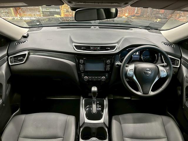 エクストレイル ２０Ｘｔ　エマージェンシーブレーキパッケージ　（禁煙車）（７人乗り）（４ＷＤ）（アラウンドビューモニター）（パワーバックドア）（純正ＳＤナビ）（撥水カプロンシート）（クルーズコントロール）（ＢＳＭ）（ビルトインＥＴＣ）（純正１７インチＡＷ）（5枚目）
