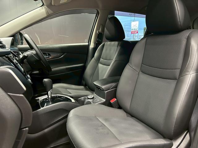エクストレイル ２０Ｘｔ　エマージェンシーブレーキパッケージ　（禁煙車）（７人乗り）（４ＷＤ）（アラウンドビューモニター）（パワーバックドア）（純正ＳＤナビ）（撥水カプロンシート）（クルーズコントロール）（ＢＳＭ）（ビルトインＥＴＣ）（純正１７インチＡＷ）（38枚目）