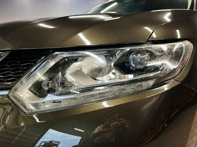 エクストレイル ２０Ｘｔ　エマージェンシーブレーキパッケージ　（禁煙車）（７人乗り）（４ＷＤ）（アラウンドビューモニター）（パワーバックドア）（純正ＳＤナビ）（撥水カプロンシート）（クルーズコントロール）（ＢＳＭ）（ビルトインＥＴＣ）（純正１７インチＡＷ）（52枚目）