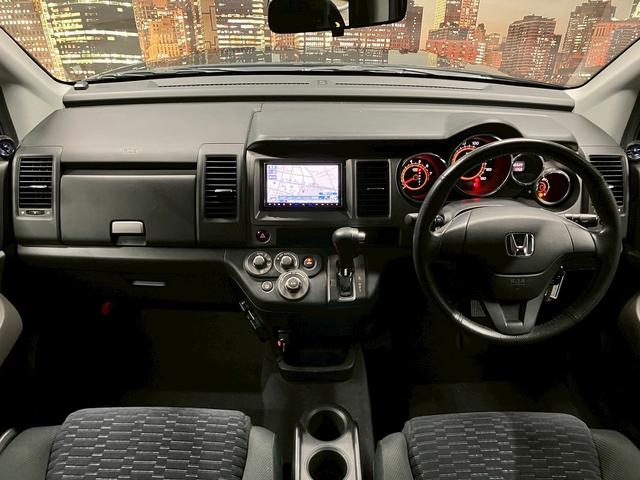 クロスロード 　（禁煙車）（後期型）（Ｃｌａｒｉｏｎ製ＨＤＤナビ）（ＨＩＤヘッドライト）（フルフラットシート）（７人乗り）（３列シート）（バックカメラ）（ＥＴＣ）（Ｂｌｕｅｔｏｏｔｈ接続可能）（純正１７インチＡＷ）（5枚目）