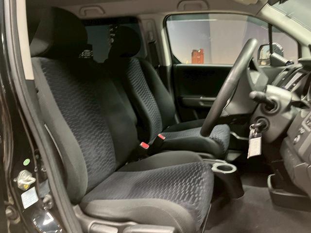 クロスロード 　（禁煙車）（後期型）（Ｃｌａｒｉｏｎ製ＨＤＤナビ）（ＨＩＤヘッドライト）（フルフラットシート）（７人乗り）（３列シート）（バックカメラ）（ＥＴＣ）（Ｂｌｕｅｔｏｏｔｈ接続可能）（純正１７インチＡＷ）（15枚目）