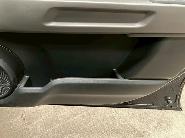 クロスロード 　（禁煙車）（後期型）（Ｃｌａｒｉｏｎ製ＨＤＤナビ）（ＨＩＤヘッドライト）（フルフラットシート）（７人乗り）（３列シート）（バックカメラ）（ＥＴＣ）（Ｂｌｕｅｔｏｏｔｈ接続可能）（純正１７インチＡＷ）（45枚目）