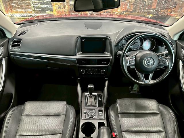 ＣＸ－５ ＸＤ　Ｌパッケージ　（禁煙車）（後期型）（ＢＯＳＥサウンド）（黒本革シート）（レーダークルーズ）（メーカーＳＤナビ）（シートヒーター）（クリアランスソナー）（衝突軽減ブレーキ）（ビルトインＥＴＣ）（純正１９インチＡＷ）（5枚目）