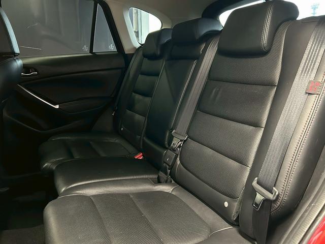 ＣＸ－５ ＸＤ　Ｌパッケージ　（禁煙車）（後期型）（ＢＯＳＥサウンド）（黒本革シート）（レーダークルーズ）（メーカーＳＤナビ）（シートヒーター）（クリアランスソナー）（衝突軽減ブレーキ）（ビルトインＥＴＣ）（純正１９インチＡＷ）（44枚目）